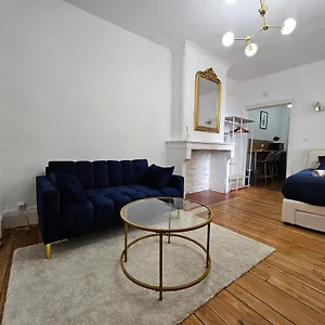 Chic, Contemporaine Au Pied De La Cathedrale Appartement